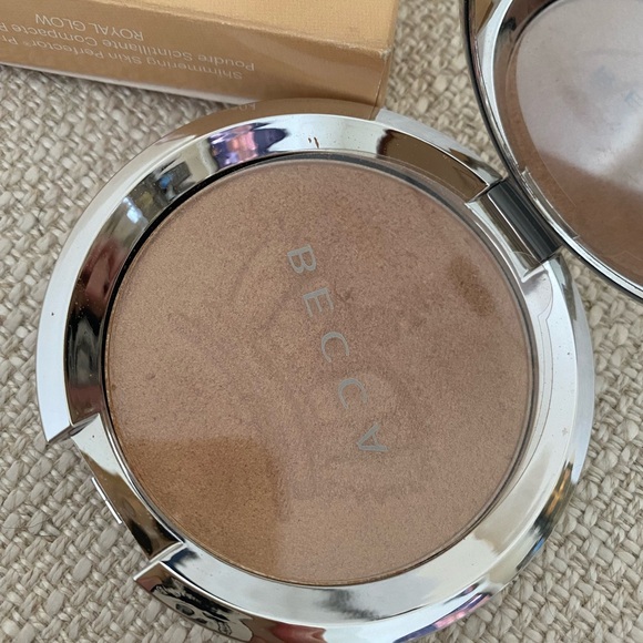 Becca Shimmering Skin Perfector in Bronze - Picture 2 of 5